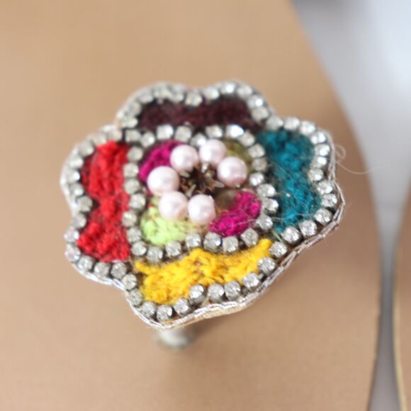 Walk Eaze Ethnic Multi Color Embellished Toe Ring Sandals Flats 9 - Picture 5 of 8